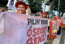 Flashmob Seger 8ener DPRa PKS Ceger